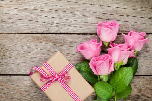 Perfumy lane jako pomysł na prezent – dlaczego to trafiony wybór?